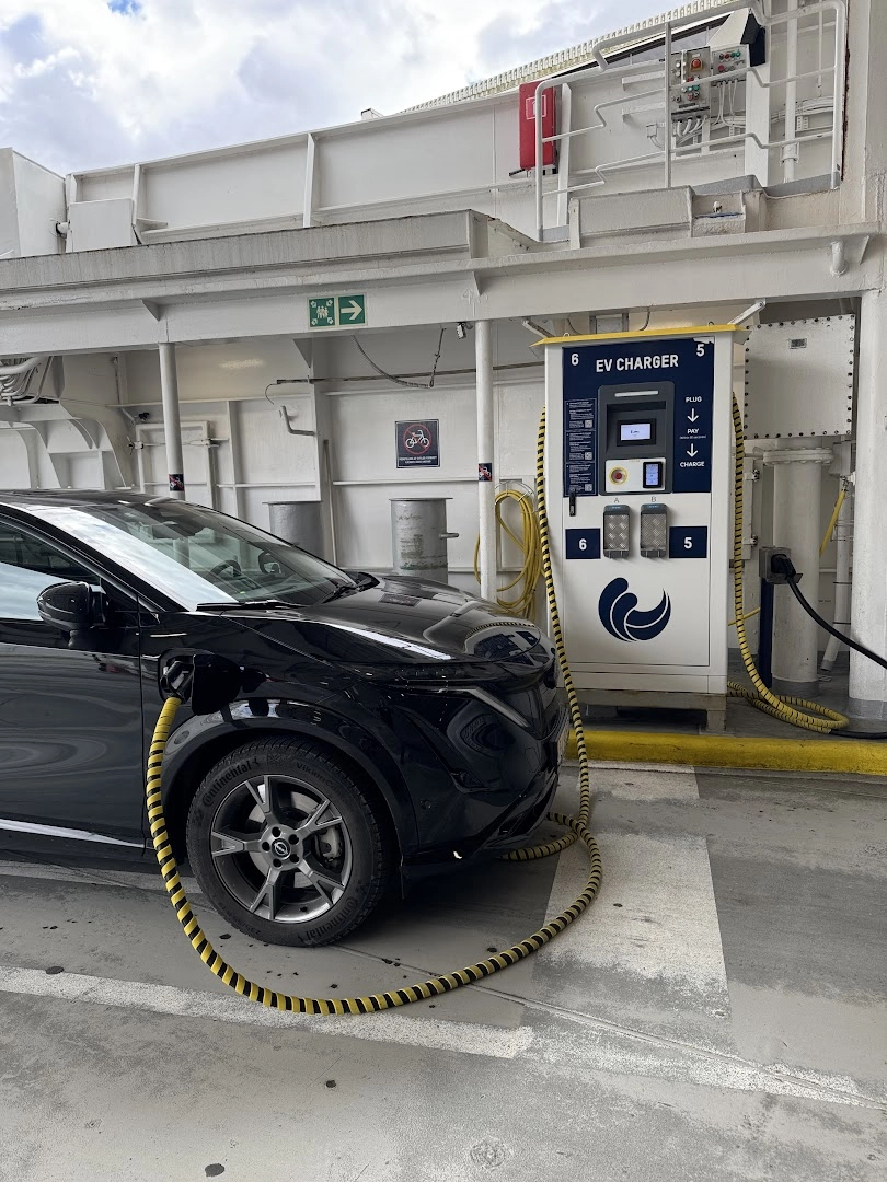Attempting to charge on the ferry between Helsingborg and Helsingør, without success