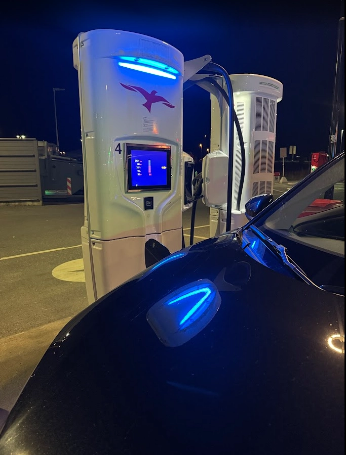 Final charging stop of the trip – rest for both car and driver